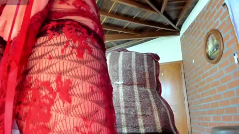 Izzi online show from January 9, 5:43 pm