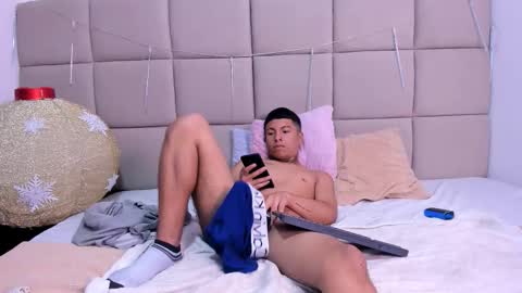 little_kris1 online show from January 15, 1:09 pm