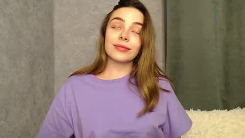Snapshot of little_mia__ chatting on December 4, 8:23 pm Mia Im online every day 1530 PM in New York 2030 PM in London online show from December 4, 8:23 pm