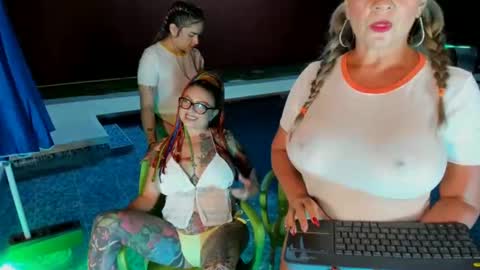 Snapshot of little_sharol chatting on January 12, 1:11 am Sharol online show from January 12, 1:11 am