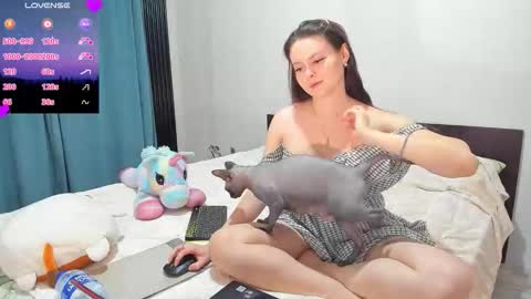 Kat online show from November 13, 6:10 pm