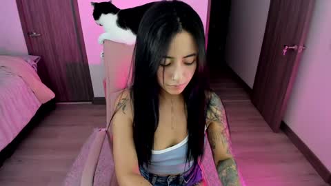 Snapshot of little_sune chatting on December 12, 12:16 am Camila online show from December 12, 12:16 am