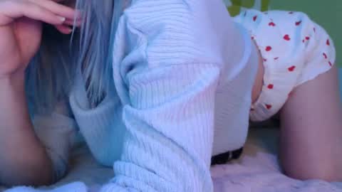 Snapshot of little_umaru chatting on December 8, 1:14 pm UMARUCHAN online show from December 8, 1:14 pm