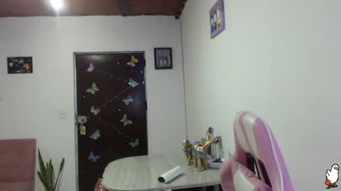 Snapshot of littleangelx_m chatting on February 5, 1:15 am Daniela online show from February 5, 1:15 am