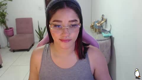 Snapshot of littleangelx_m chatting on February 24, 9:52 pm Daniela online show from February 24, 9:52 pm