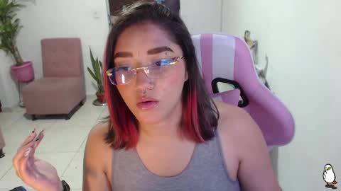 Snapshot of littleangelx_m chatting on February 20, 10:48 pm Daniela online show from February 20, 10:48 pm