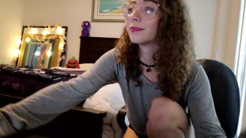 Snapshot of littledeathtrap chatting on September 9, 6:41 pm littledeathtrap online show from September 9, 6:41 pm