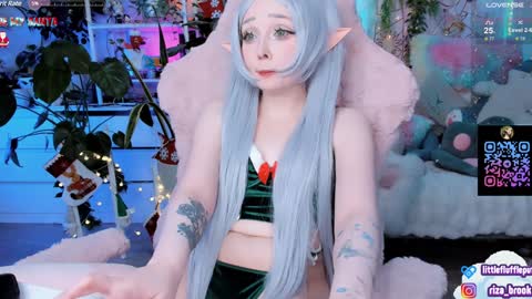 Snapshot of littleflufflepuff chatting on December 21, 12:09 am Riza Riri Puff online show from December 21, 12:09 am
