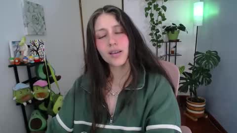 Snapshot of littlelaksmi chatting on September 19, 9:51 pm Laksmi online show from September 19, 9:51 pm