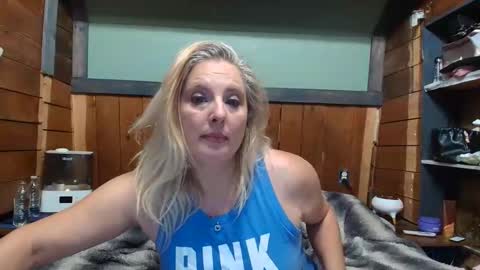 lisanixs online show from May 26, 1:23 am