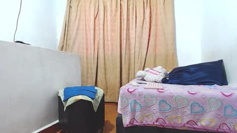  Mia online show from November 19, 11:31 am