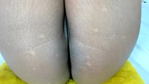 Snapshot of littlemissdirty1 chatting on September 17, 12:47 am senga online show from September 17, 12:47 am