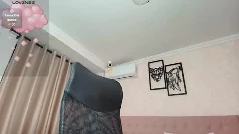 Sarahs Room online show from October 18, 11:20 pm