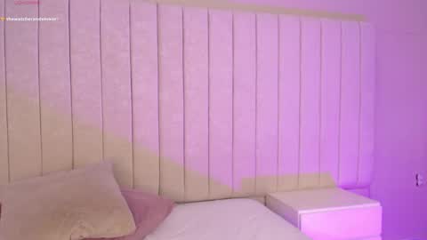 Snapshot of littleoliviia_ chatting on September 12, 2:19 pm im olivia IG littleolivia01 online show from September 12, 2:19 pm