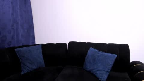 - Eileen - Izzy - Stiven online show from November 16, 12:56 am