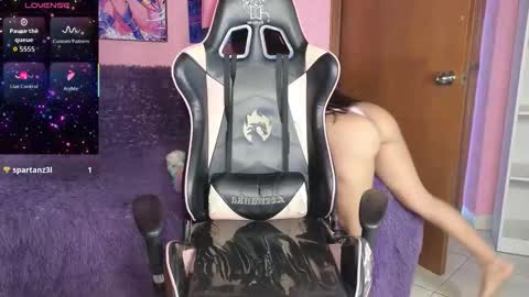 littlevixen18 online show from February 28, 1:48 pm