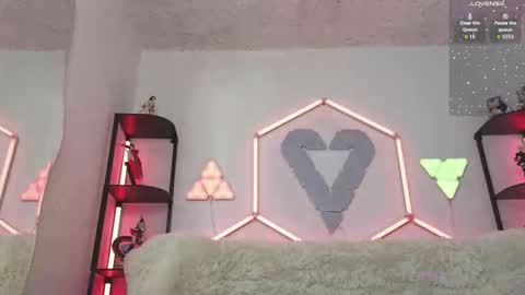 littlevixen18 online show from November 24, 2:27 pm