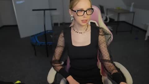 Sheryl online show from February 23, 12:18 pm