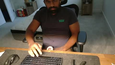 livetribber online show from June 14, 1:02 pm