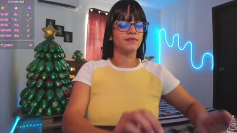 Snapshot of livfabi_ chatting on December 12, 7:04 pm Livfabi online show from December 12, 7:04 pm