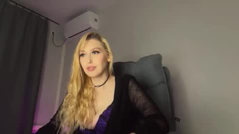 Liya Ray online show from September 29, 4:50 pm