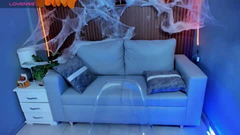 LIZ online show from October 18, 1:54 am