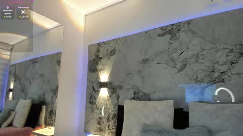 Liz  online show from November 18, 10:51 am