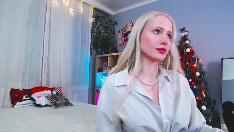 Snapshot of lizberry_moon chatting on January 5, 3:00 am Lisa online show from January 5, 3:00 am