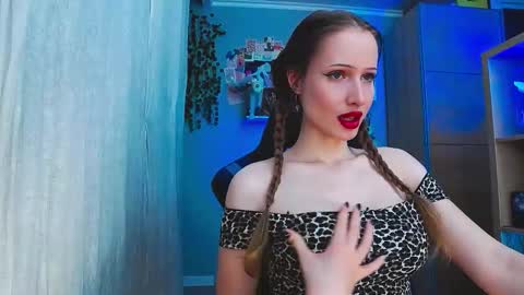 Snapshot of lizberry_moon chatting on September 17, 8:12 pm Lisa online show from September 17, 8:12 pm