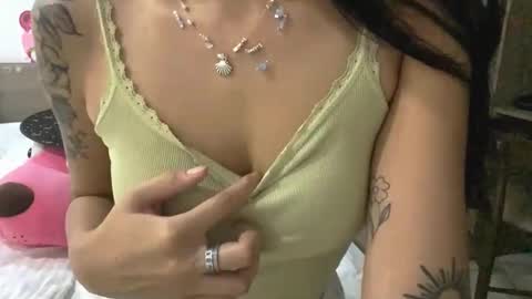 Lizz online show from November 2, 12:05 pm