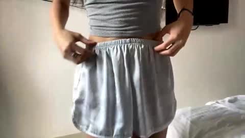 Lizz online show from November 26, 3:15 am