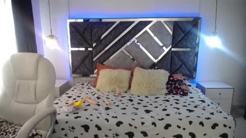 Snapshot of lizha_milf chatting on February 22, 7:58 pm Lizha online show from February 22, 7:58 pm