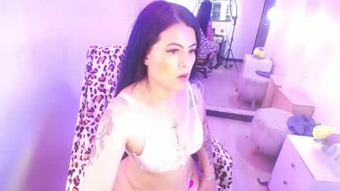 Snapshot of lizha_milf chatting on February 10, 5:19 pm Lizha online show from February 10, 5:19 pm