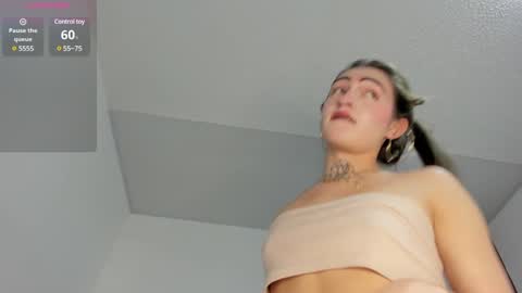 lizz_luna online show from February 4, 5:45 pm