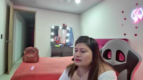 lizz_milf online show from October 5, 7:06 am