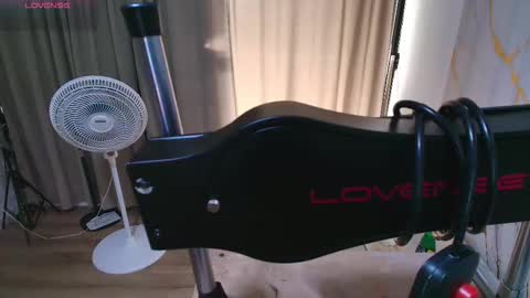 Lizz  online show from October 20, 11:59 am