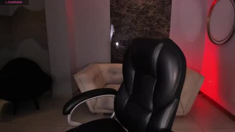 Lizz online show from November 15, 6:26 am