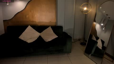 Lizzi  online show from February 6, 8:44 pm