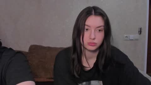 lizzi_muur online show from January 5, 6:33 pm