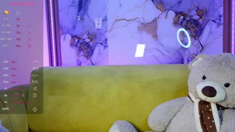 lizziee_m online show from May 11, 4:04 pm