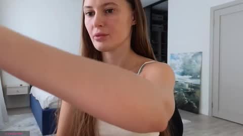 Lizzy online show from March 18, 7:14 am