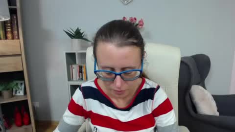 Lizzy online show from July 6, 4:31 am