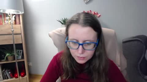 Lizzy online show from April 8, 4:37 am