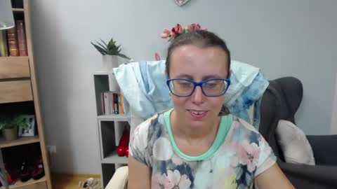 Lizzy online show from July 2, 4:28 am