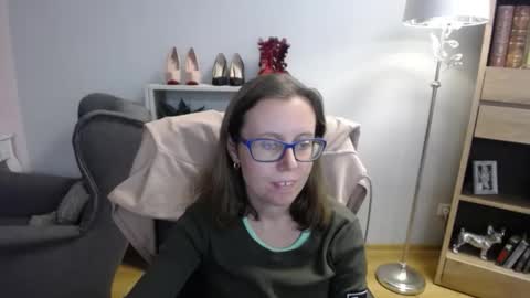 Lizzy online show from September 25, 5:47 am