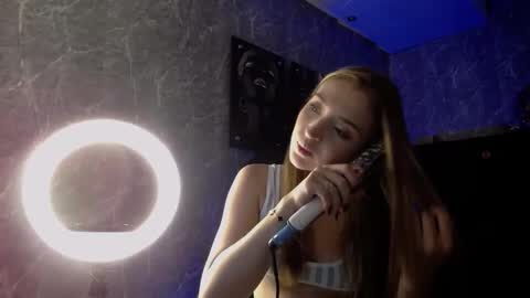 lizzysnow online show from September 10, 12:06 pm