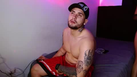 lliamm 2 online show from December 21, 7:15 am