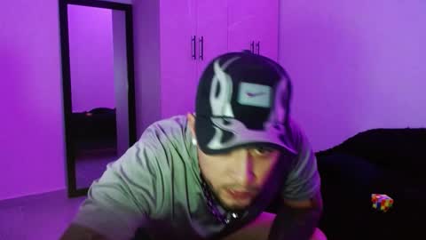 lliamm 2 online show from February 16, 4:54 am