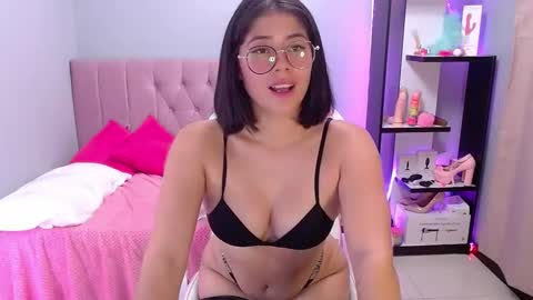 Snapshot of loaluxury chatting on March 11, 8:20 pm Pamela online show from March 11, 8:20 pm