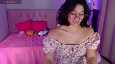 Snapshot of loaluxury chatting on January 24, 2:18 am Pamela online show from January 24, 2:18 am